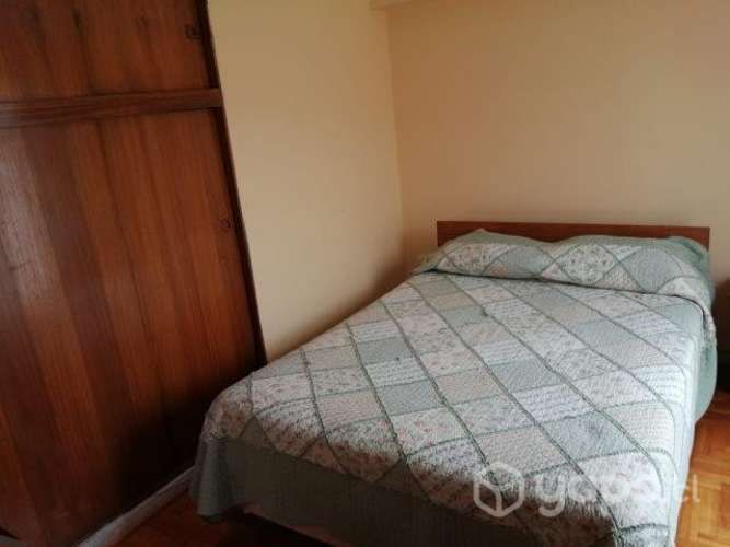 Se arrienda habitacion amoblada a estudiante