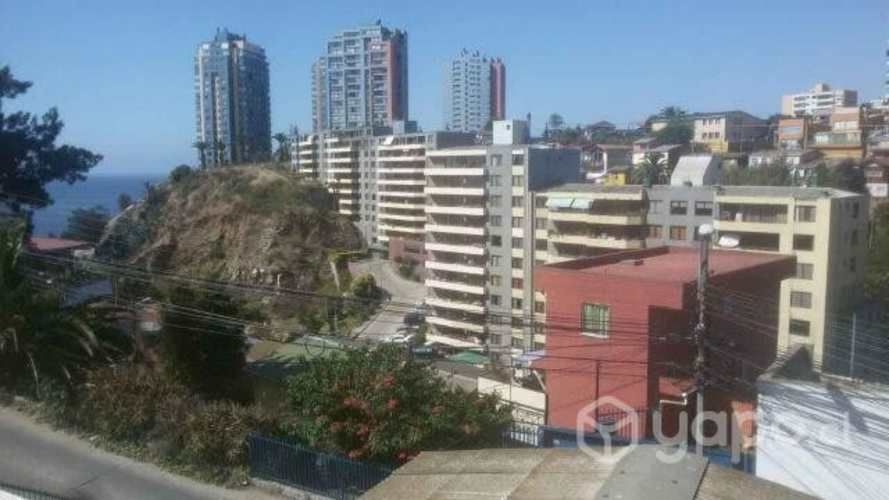 Se arrienda habitacion amoblada a estudiante