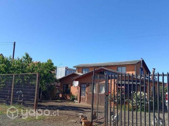 Se vende sitio con dos casas y garaje