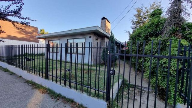 AMPLIO TERRENO CON CASA CALLE BUERAS