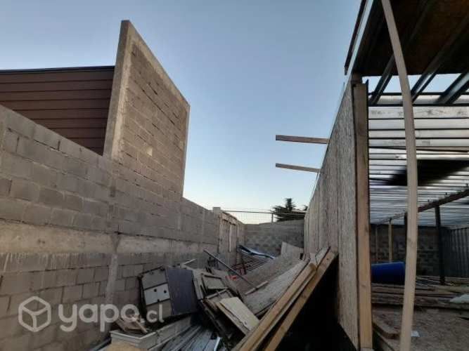 Sitio central con construcción y proyecto