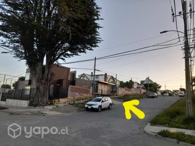 Sitio central con construcción y proyecto