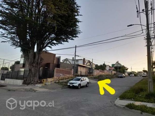 Sitio central con construcción y proyecto