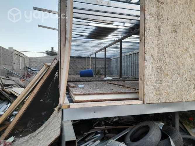 Sitio central con construcción y proyecto