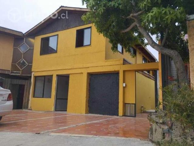 Se vende propiedad comercial con casa