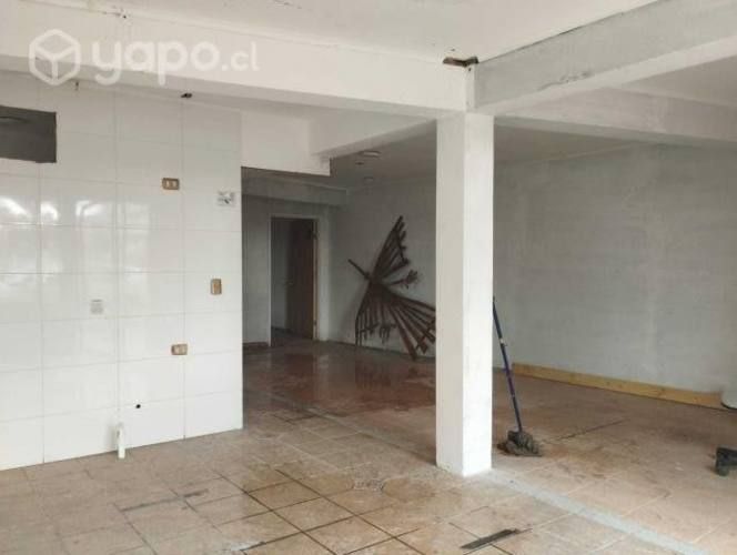 Se vende propiedad comercial con casa