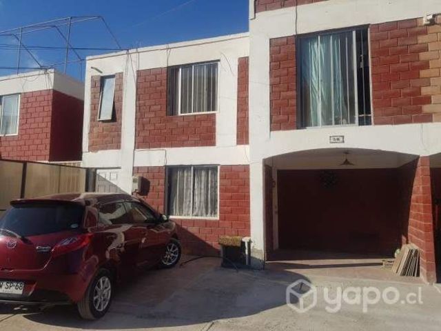 Arriendo hermosa casa grande Condominio Agua Santa