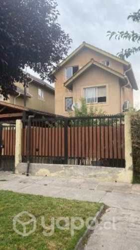 Arriendo casa 3 pisos Barrio Santa María de Maipu
