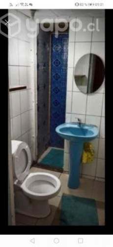 Pieza amoblada cerca del centro a varón solo