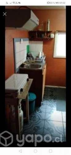 Pieza amoblada cerca del centro a varón solo