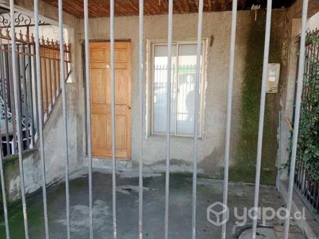 Se vende casa frente a Supermercado Cugat