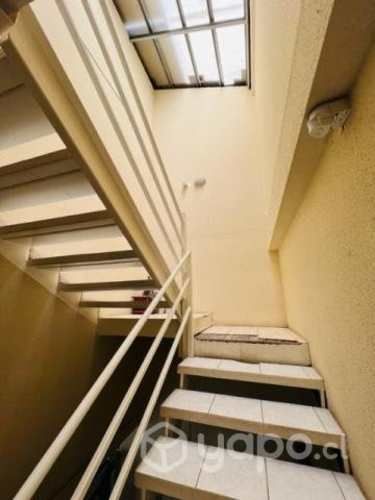 Casa 3 niveles con 2 departamentos independientes