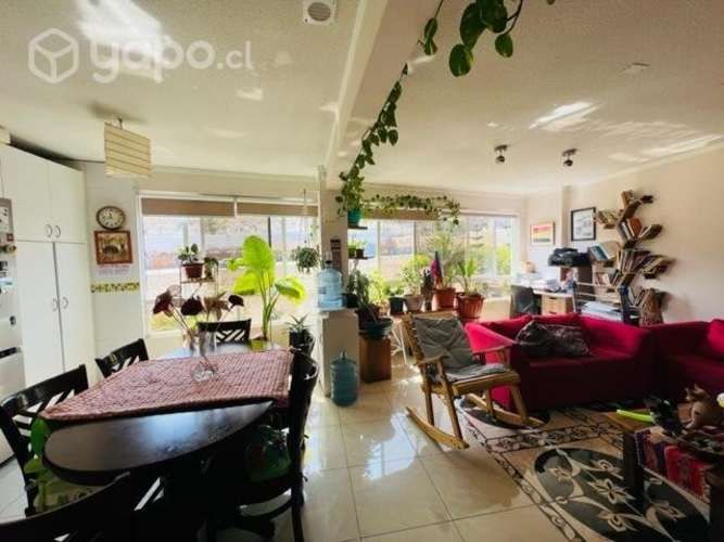 Casa 3 niveles con 2 departamentos independientes