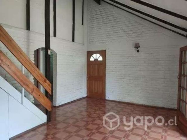 Amplia casa con excelente ubicación