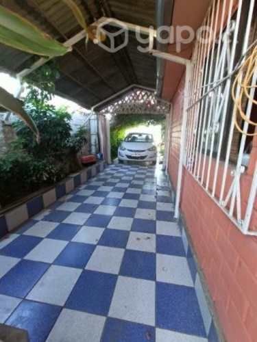 Se vende casa con terreno