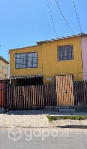 Se vende casa en las compañias calle principal