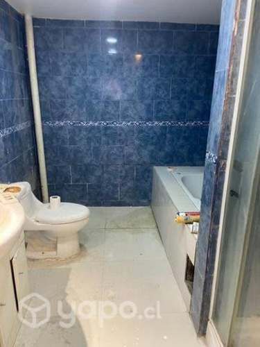 Arriendo casa de dos pisos, un baño, con 4 dormi