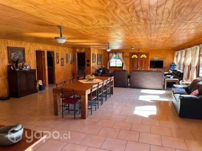 Parcela 5000 m2 con casa y piscina