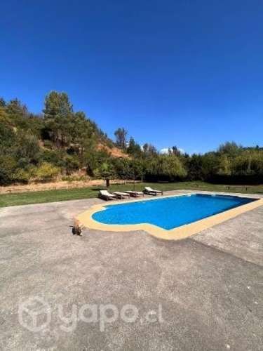 Parcela 5000 m2 con casa y piscina