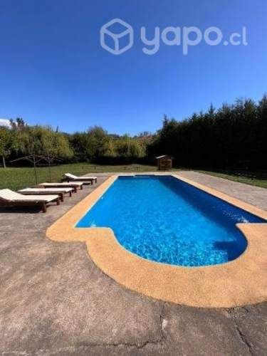 Parcela 5000 m2 con casa y piscina
