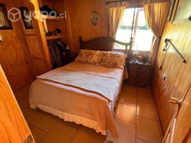 Parcela 5000 m2 con casa y piscina