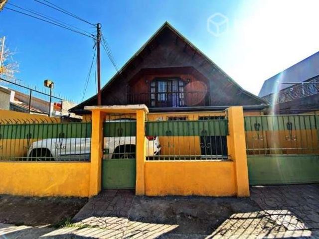 Vende Propiedad con 2casas + local comercial cerca