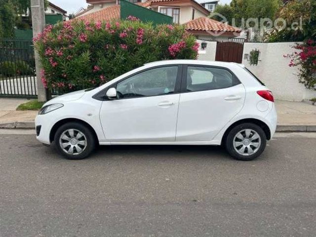 Mazda 2 2015