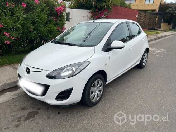 Mazda 2 2015