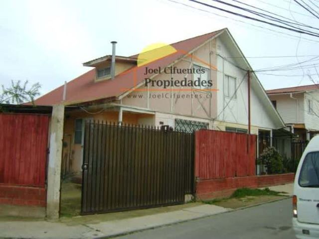 Amplia casa, 3 dormitorios, 2 baños, Cod-2284