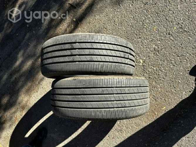 Neumáticos 215-45-18