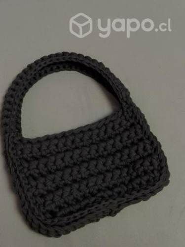 Bolsos tejidos a mano y accesorios