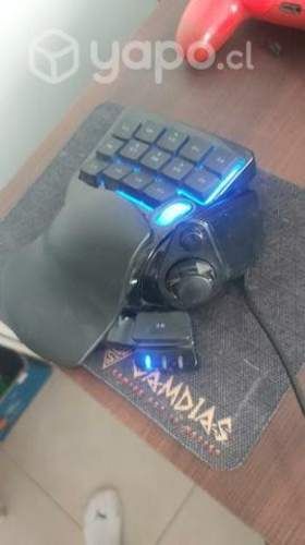 Teclado Gamer marca "Razer"