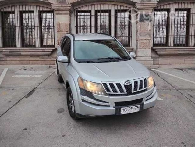 Mahindra XUV 500 w8 2015