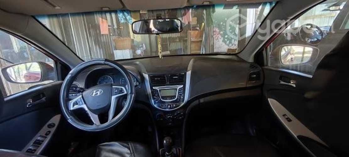 Hyundai accent hatchback 2015