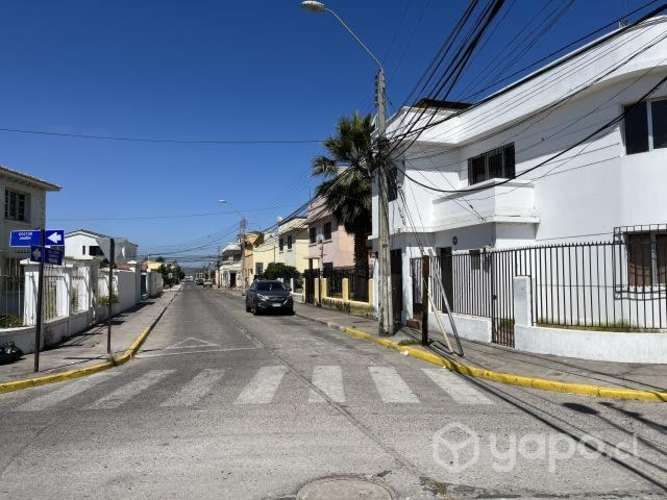 Pieza finamente amoblada en Coquimbo