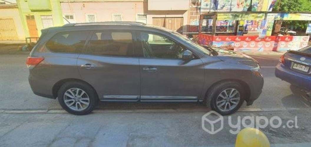 Se vende Nissan Pathfinder 2014