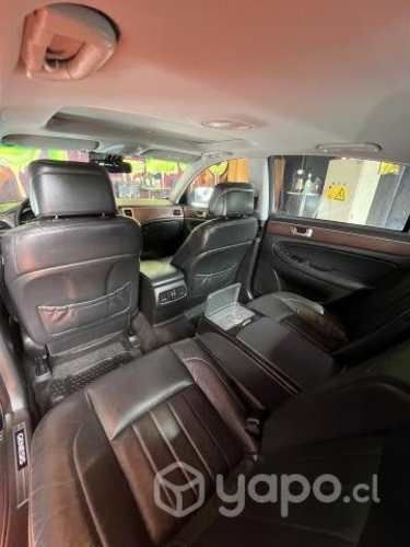 Hyundai genesis 2012