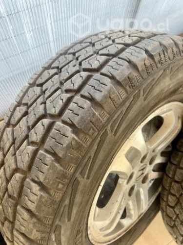 Llantas con neumático 235/70/R16