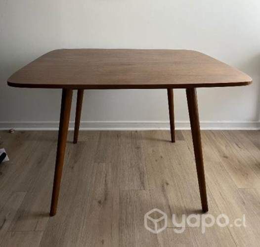 Mesa madera enchapada comprada en Target Usa