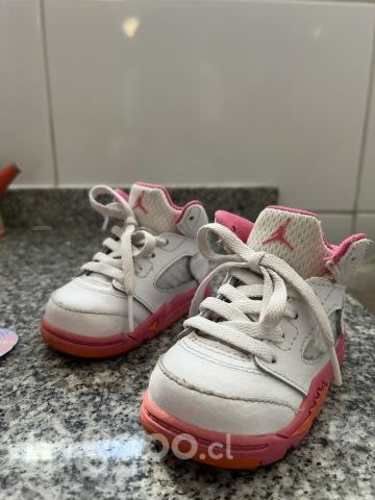 Zapatos jordan niña