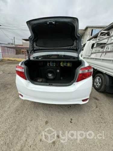 Toyota yaris  único dueño