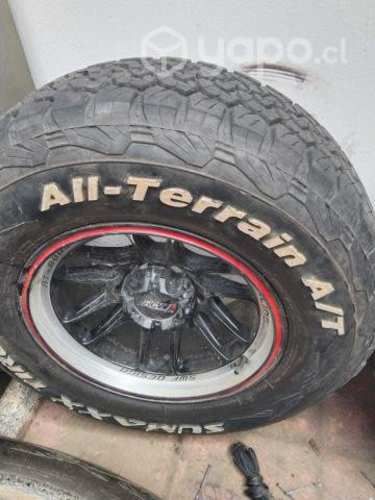 Neumático y llanta aro 36 de 6 pernos