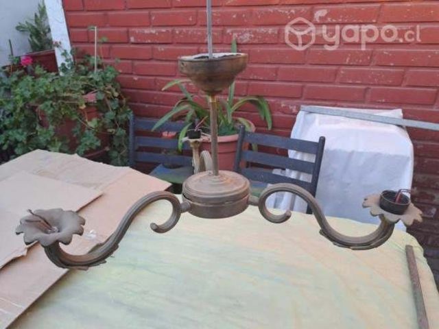 Antigua lámpara colgante de bronce