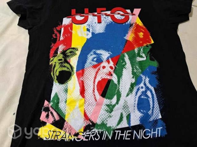 Polera de ufo: strangers in the night 1979