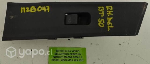 Boton Alza Vidrio Del Der (MZB047) BT50 2.2 2017 M