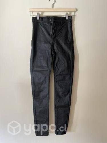 Pantalón Stradivarius