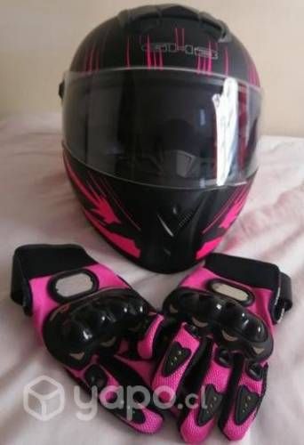 Casco y guantes nuevos