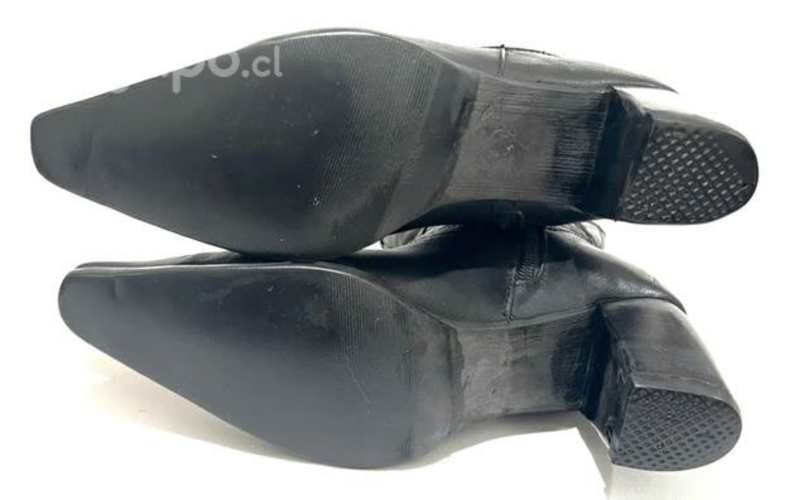 Bota Texana de Cuero Marca Caprice N*37 Negro