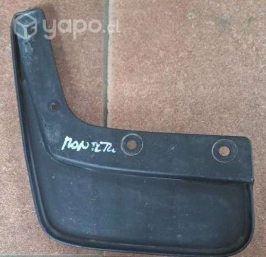 Aleta Guardafango Trasero RH Mitsubishi Montero G2