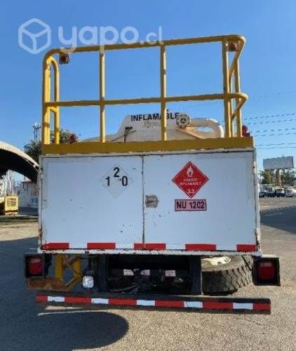 Camión combustible mack GU813 6x4 aut